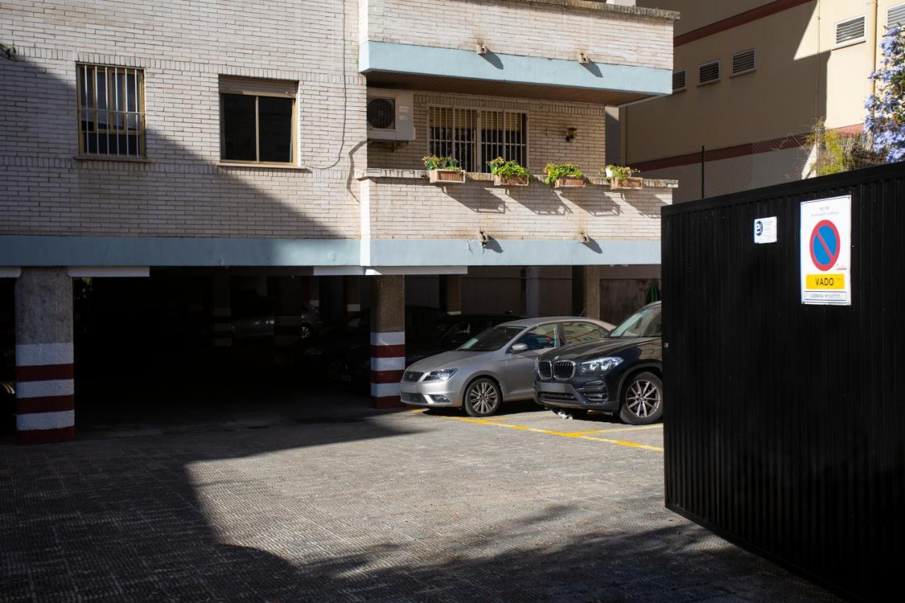 Borbolla Urban - Parking Apartamento Sevilla